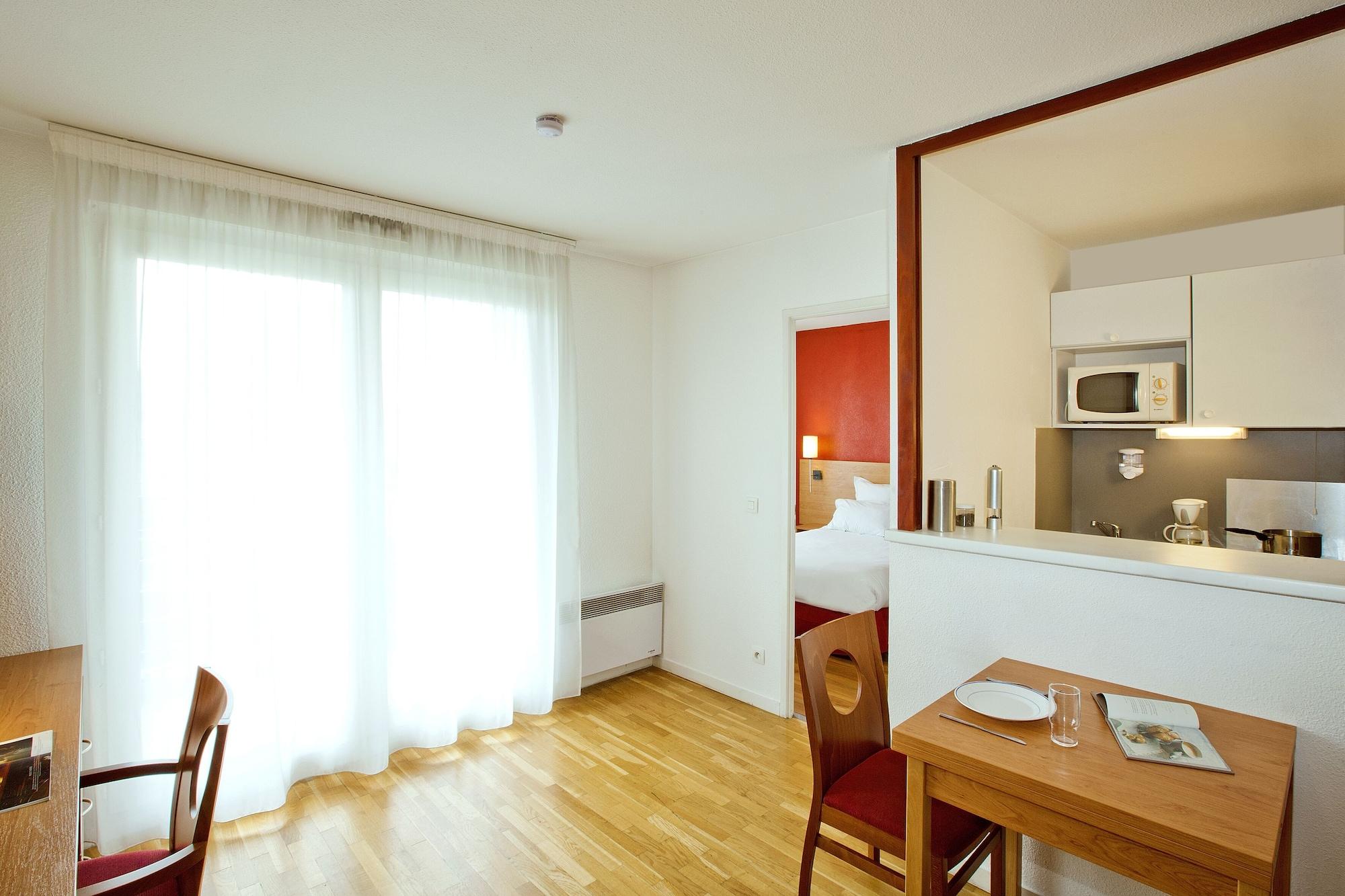 Sejours & Affaires Lyon Saint-Nicolas Exterior photo